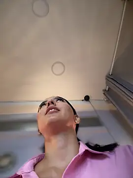 Snapshot of MarianaBenz chatting on March 13, 9:05 pm MarianaBenz online show from March 13, 9:05 pm