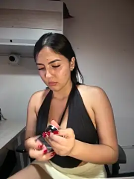 MarianaBenz online show from April 3, 11:25 pm