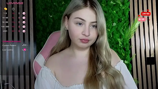 shy blondiee online show from October 26, 10:04 pm