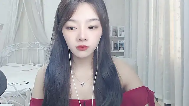 Snapshot of Jenny-Z chatting on June 28, 1:33 am Jenny-Z online show from June 28, 1:33 am