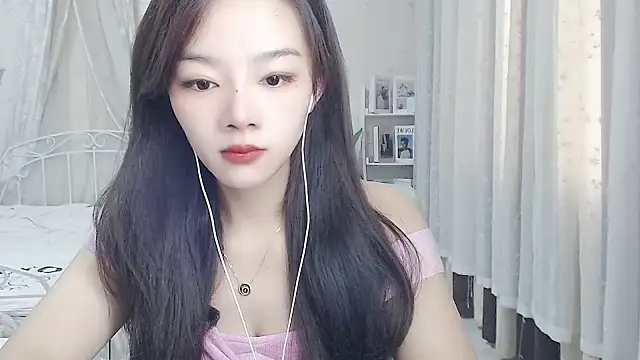 Snapshot of Jenny-Z chatting on July 18, 1:43 am Jenny-Z online show from July 18, 1:43 am