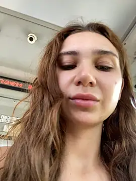 QuitieLia online show from July 18, 8:18 am