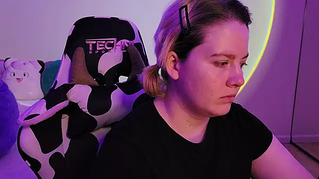 Snapshot of InternetFairy_XO chatting on December 15, 3:09 pm InternetFairy XO online show from December 15, 3:09 pm