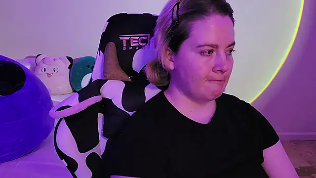 Snapshot of InternetFairy_XO chatting on December 15, 6:15 pm InternetFairy XO online show from December 15, 6:15 pm