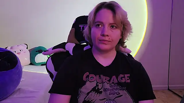 Snapshot of InternetFairy_XO chatting on December 17, 7:48 pm InternetFairy XO online show from December 17, 7:48 pm