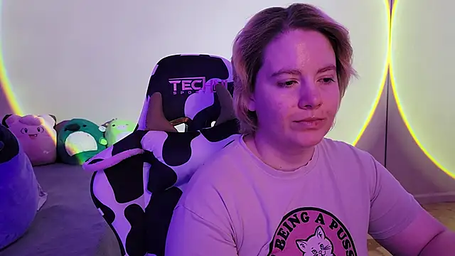 Snapshot of InternetFairy_XO chatting on December 20, 8:12 pm InternetFairy XO online show from December 20, 8:12 pm