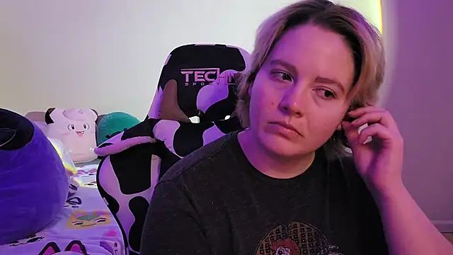 Snapshot of InternetFairy_XO chatting on December 22, 8:47 pm InternetFairy XO online show from December 22, 8:47 pm