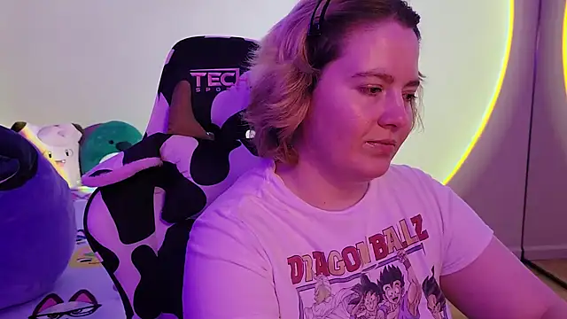 Snapshot of InternetFairy_XO chatting on December 24, 4:33 am InternetFairy XO online show from December 24, 4:33 am