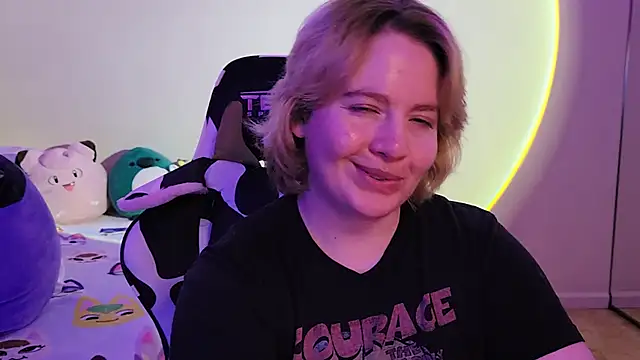 Snapshot of InternetFairy_XO chatting on December 29, 4:38 am InternetFairy XO online show from December 29, 4:38 am