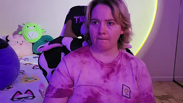 Snapshot of InternetFairy_XO chatting on December 29, 9:30 pm InternetFairy XO online show from December 29, 9:30 pm