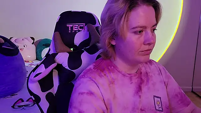 Snapshot of InternetFairy_XO chatting on January 1, 5:33 am InternetFairy XO online show from January 1, 5:33 am