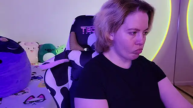 Snapshot of InternetFairy_XO chatting on January 20, 10:07 am InternetFairy XO online show from January 20, 10:07 am