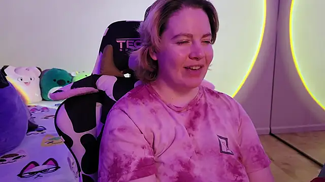 Snapshot of InternetFairy_XO chatting on January 22, 6:10 am InternetFairy XO online show from January 22, 6:10 am