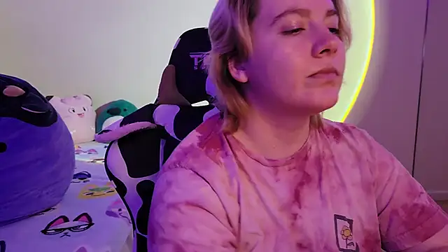 Snapshot of InternetFairy_XO chatting on January 28, 5:32 am InternetFairy XO online show from January 28, 5:32 am