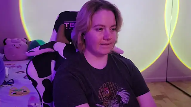 Snapshot of InternetFairy_XO chatting on January 29, 10:37 am InternetFairy XO online show from January 29, 10:37 am