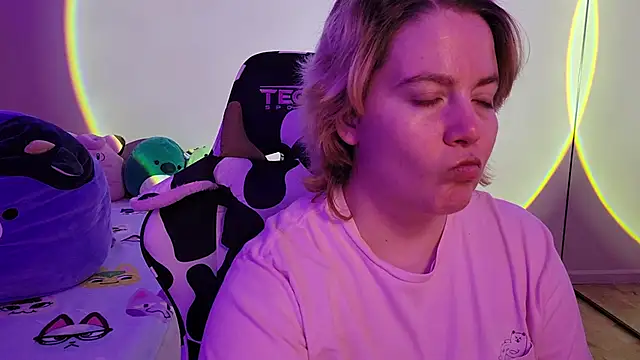 Snapshot of InternetFairy_XO chatting on January 31, 2:26 am InternetFairy XO online show from January 31, 2:26 am