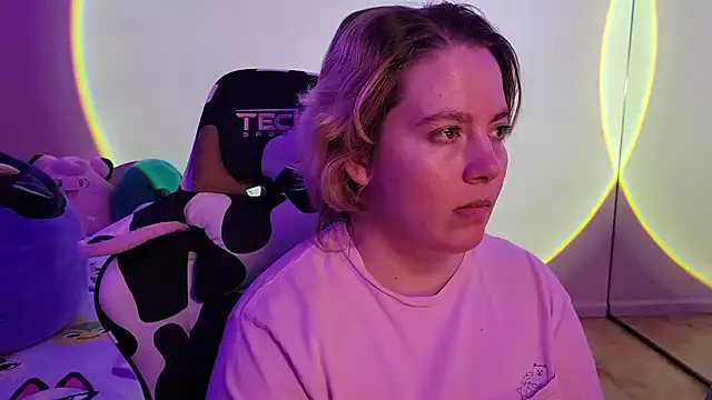 Snapshot of InternetFairy_XO chatting on January 31, 6:13 am InternetFairy XO online show from January 31, 6:13 am