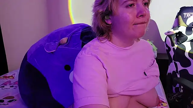 Snapshot of InternetFairy_XO chatting on January 31, 12:18 pm InternetFairy XO online show from January 31, 12:18 pm