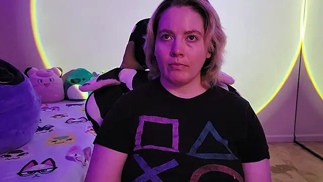 Snapshot of InternetFairy_XO chatting on February 2, 3:43 am InternetFairy XO online show from February 2, 3:43 am