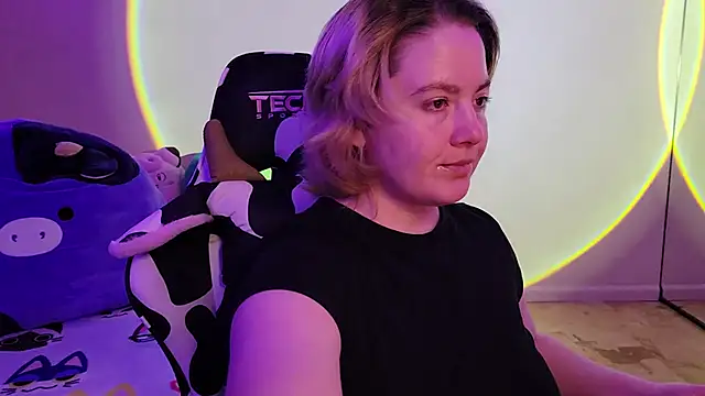 Snapshot of InternetFairy_XO chatting on February 4, 3:44 am InternetFairy XO online show from February 4, 3:44 am