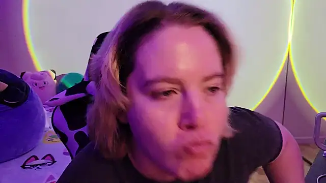 Snapshot of InternetFairy_XO chatting on February 14, 3:54 am InternetFairy XO online show from February 14, 3:54 am