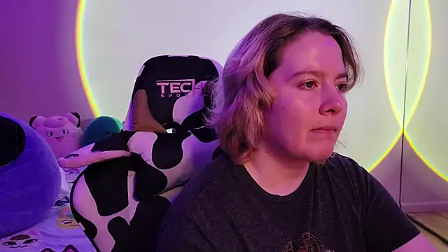 Snapshot of InternetFairy_XO chatting on February 14, 6:56 am InternetFairy XO online show from February 14, 6:56 am