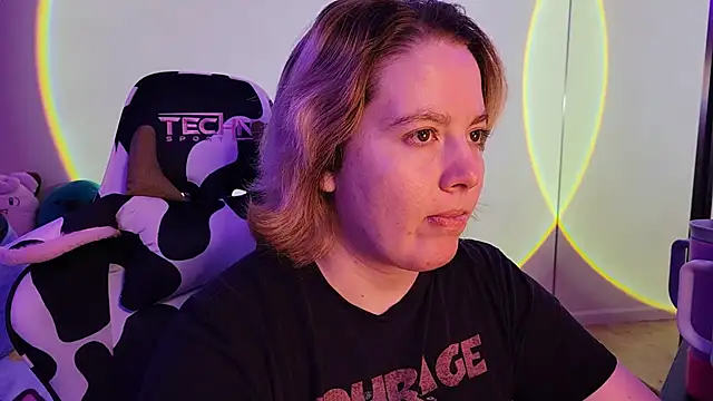 Snapshot of InternetFairy_XO chatting on February 23, 11:22 am InternetFairy XO online show from February 23, 11:22 am