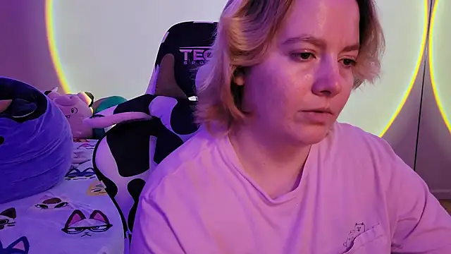 Snapshot of InternetFairy_XO chatting on February 27, 10:15 am InternetFairy XO online show from February 27, 10:15 am