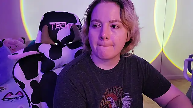 Snapshot of InternetFairy_XO chatting on February 28, 4:54 am InternetFairy XO online show from February 28, 4:54 am