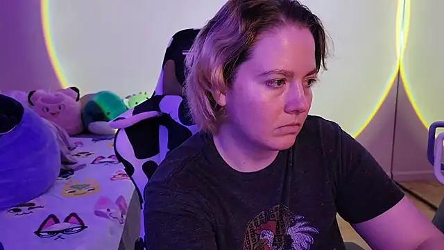 Snapshot of InternetFairy_XO chatting on February 28, 7:58 am InternetFairy XO online show from February 28, 7:58 am