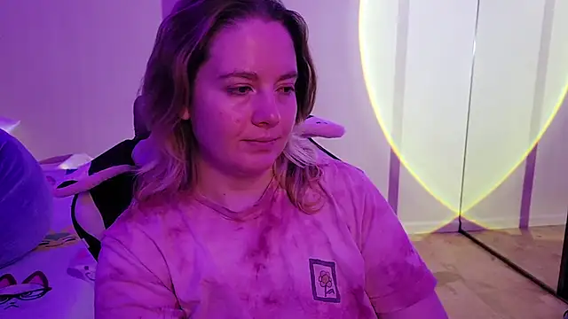 Snapshot of InternetFairy_XO chatting on October 12, 1:37 am InternetFairy XO online show from October 12, 1:37 am