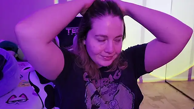 Snapshot of InternetFairy_XO chatting on October 13, 2:22 am InternetFairy XO online show from October 13, 2:22 am