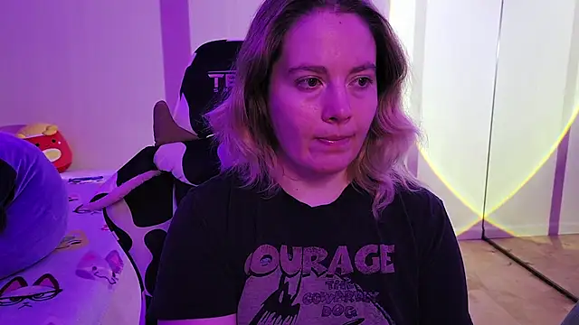 Snapshot of InternetFairy_XO chatting on October 19, 1:39 am InternetFairy XO online show from October 19, 1:39 am