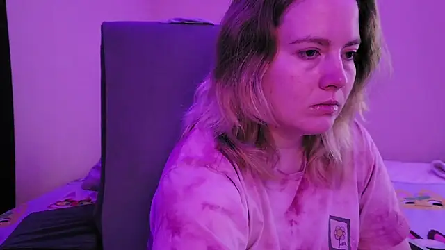 Snapshot of InternetFairy_XO chatting on October 22, 2:23 am InternetFairy XO online show from October 22, 2:23 am