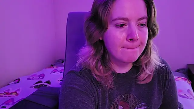 Snapshot of InternetFairy_XO chatting on October 26, 8:53 am InternetFairy XO online show from October 26, 8:53 am