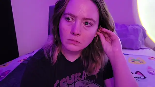 Snapshot of InternetFairy_XO chatting on November 22, 5:28 am InternetFairy XO online show from November 22, 5:28 am