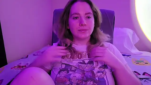 Snapshot of InternetFairy_XO chatting on December 4, 4:44 am InternetFairy XO online show from December 4, 4:44 am