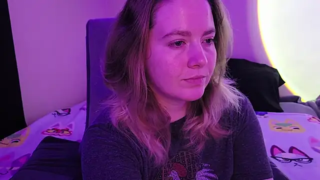 Snapshot of InternetFairy_XO chatting on December 21, 6:20 am InternetFairy XO online show from December 21, 6:20 am