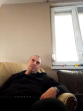 Snapshot of LSD669 chatting on November 10, 7:07 am LSD669 online show from November 10, 7:07 am