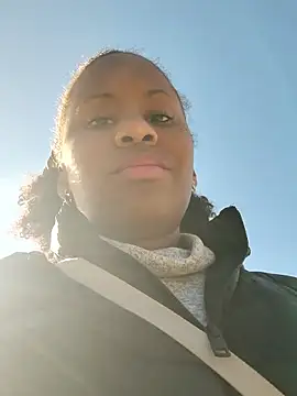 Jeniffer Jarvis online show from February 8, 10:40 am