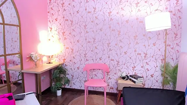 taylor bennet online show from January 10, 11:45 am