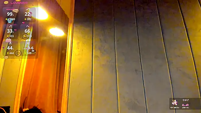 Snapshot of Sassy_Teen chatting on December 22, 10:40 pm Sassy Teen online show from December 22, 10:40 pm