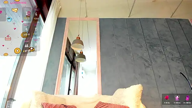 Snapshot of Sassy_Teen chatting on February 4, 8:42 am Sassy Teen online show from February 4, 8:42 am