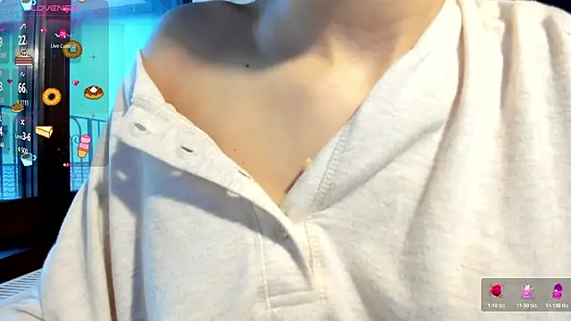 Snapshot of Sassy_Teen chatting on February 9, 8:40 am Sassy Teen online show from February 9, 8:40 am