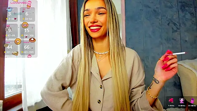 Snapshot of Sassy_Teen chatting on February 11, 8:41 am Sassy Teen online show from February 11, 8:41 am