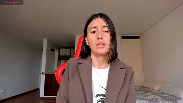 zoe jeane beker online show from December 10, 8:49 pm