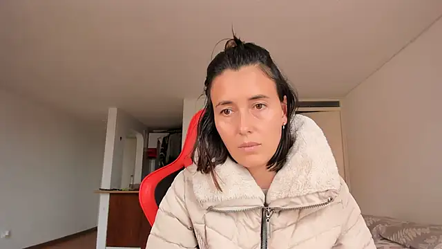 zoe jeane beker online show from February 4, 9:20 pm