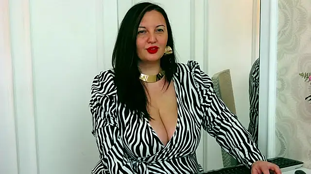 JudithCombs online show from January 6, 6:36 am