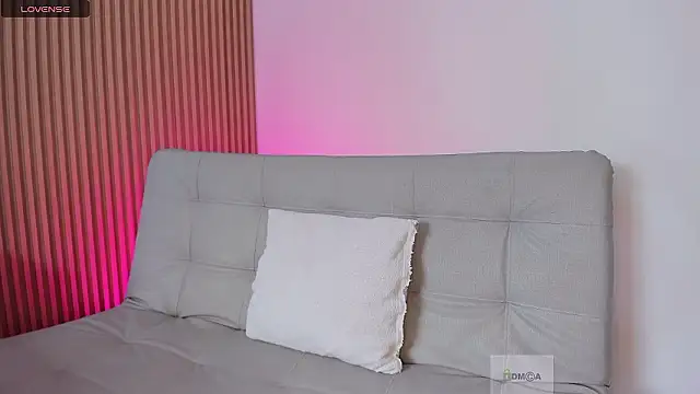 Snapshot of susan__hills chatting on December 6, 8:07 pm susan hills online show from December 6, 8:07 pm