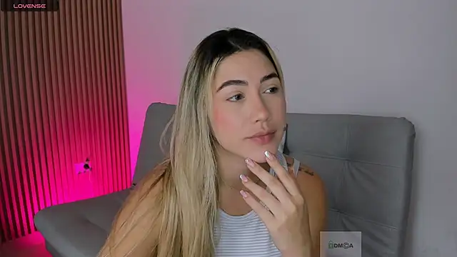 Snapshot of susan__hills chatting on February 25, 3:16 pm susan hills online show from February 25, 3:16 pm